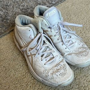 ASICS women volleyball shoes